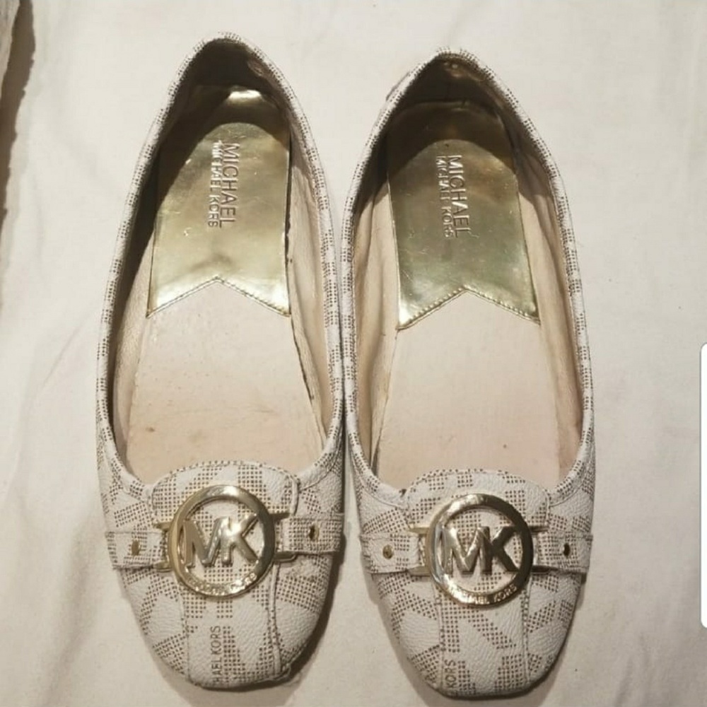 MICHAEL KORS Vanilla flat shoes